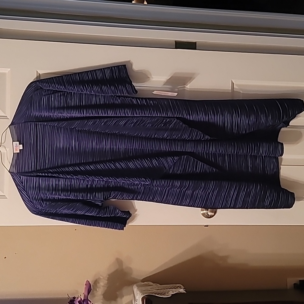 NWT LULAROE ELEGANT CREPED SHIRLEY SMALL STEELY BLUE